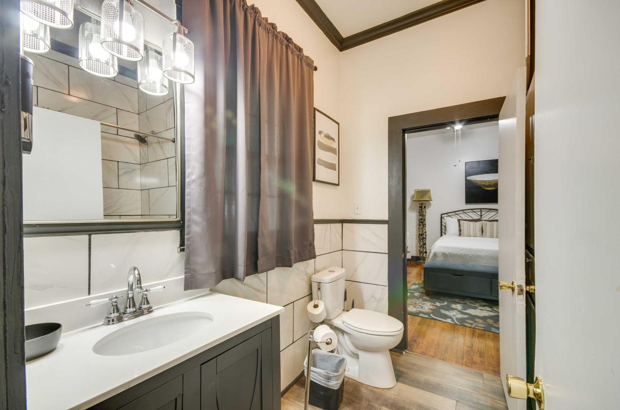 Updated Greenwood Cottage Apt Less Than 1 Mi To Dtwn! Kültér fotó