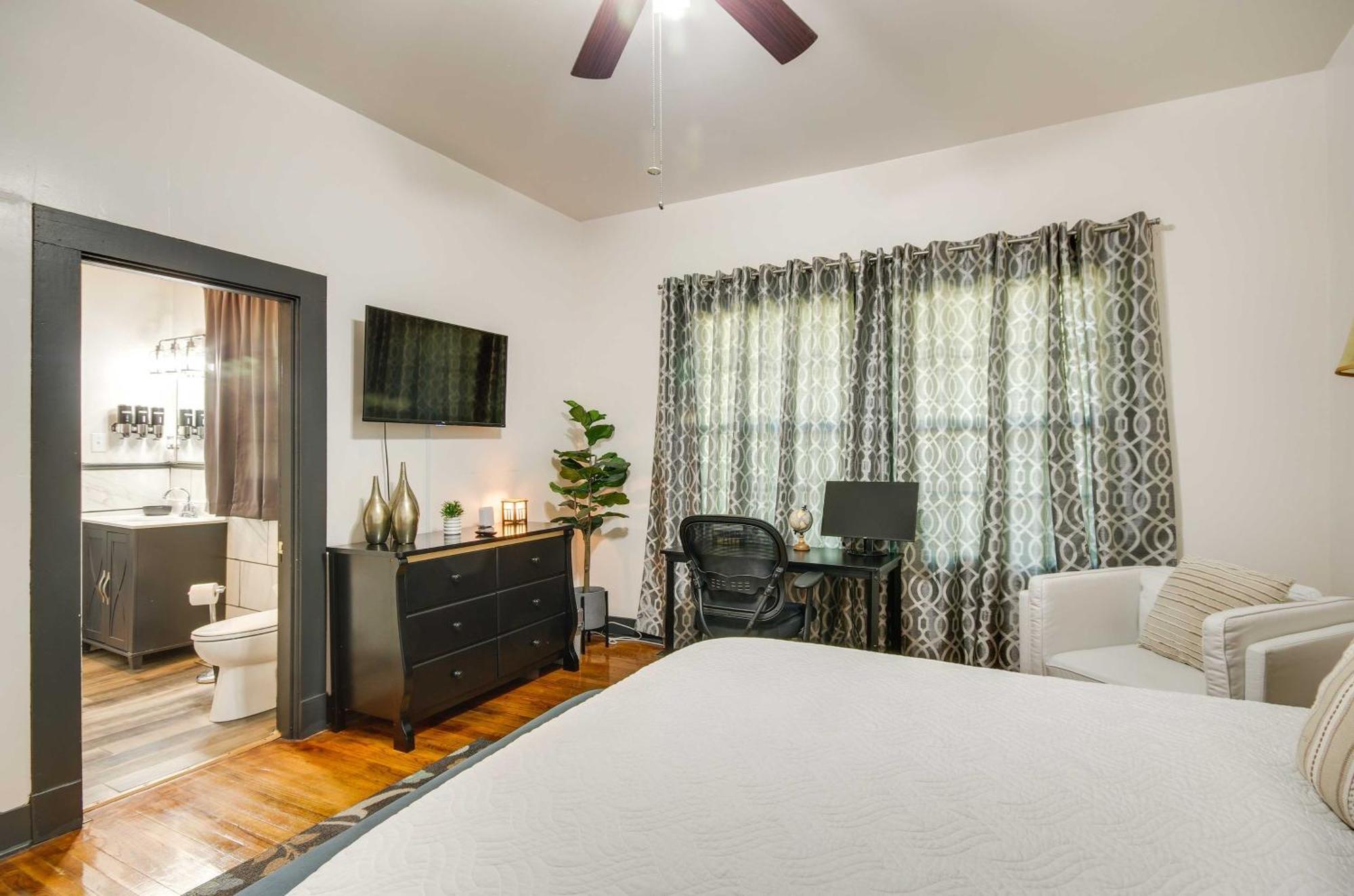 Updated Greenwood Cottage Apt Less Than 1 Mi To Dtwn! Kültér fotó