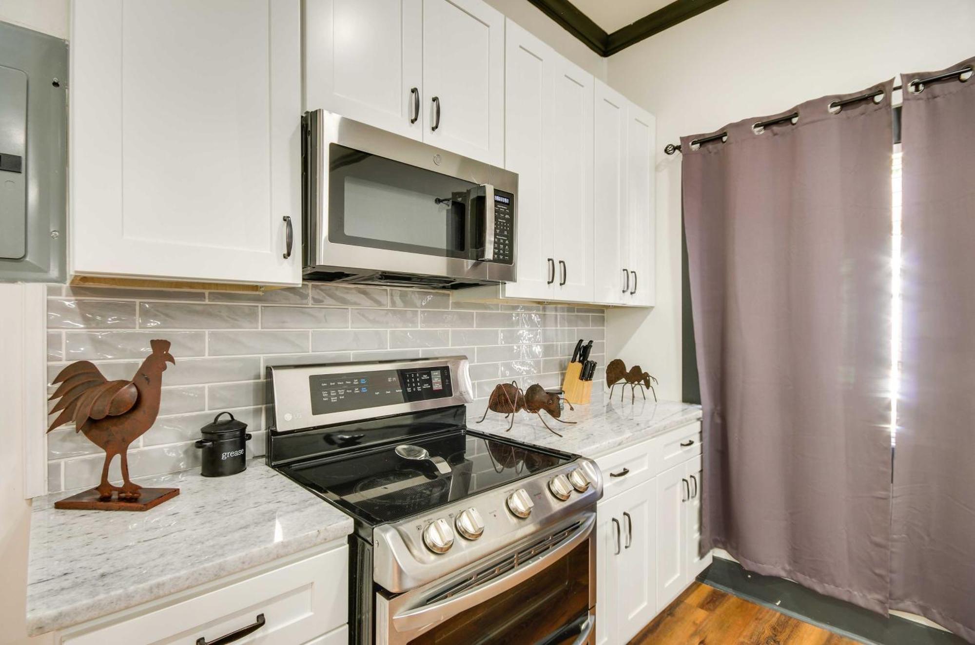 Updated Greenwood Cottage Apt Less Than 1 Mi To Dtwn! Kültér fotó