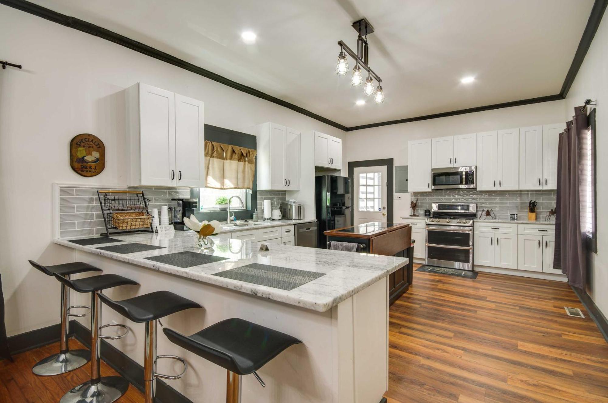 Updated Greenwood Cottage Apt Less Than 1 Mi To Dtwn! Kültér fotó